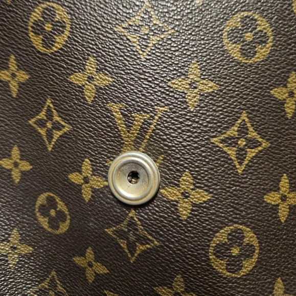 VINTAGE LOUIS VUITTON SAINT CLOUD CROSSBODY - Picture 3 of 14